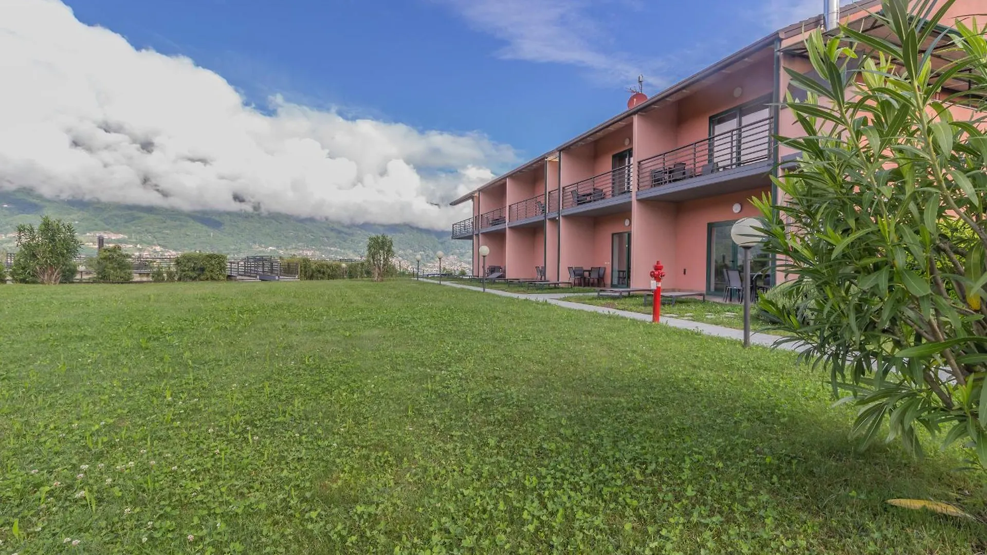 Brezza Del Lario Bilocale By Varenna Holidays Дервио Италия