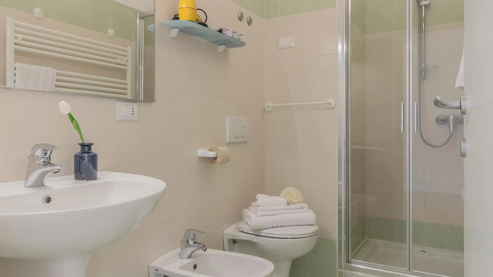 Brezza Del Lario Bilocale By Varenna Holidays Дервио 0*,